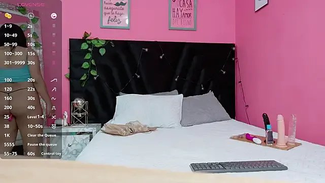 Freechat drooling4daddy on StripChat