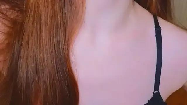 EadlinGillim — Spray water on my boobs