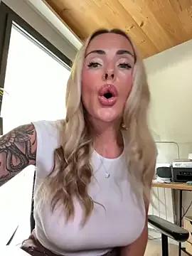 Private EmaSalis on StripChat