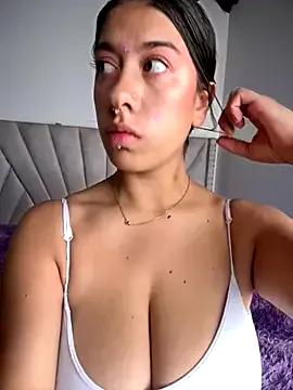 Freechat Enyeld_ruru on StripChat