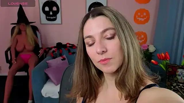 StripChat evafolver is Freechat evafolver — Slowly remove my top + play nipples