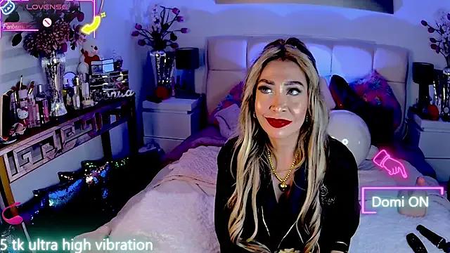 Freechat EvelinaGrey on StripChat