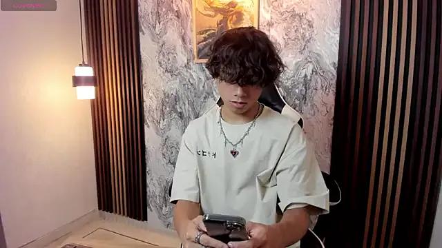 Honeymoon_sariel — Get naked and show hard cock close up