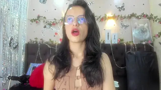 Freechat HottCandy21 on StripChat