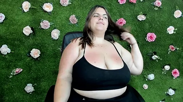 Freechat Huge_Titties_ on StripChat