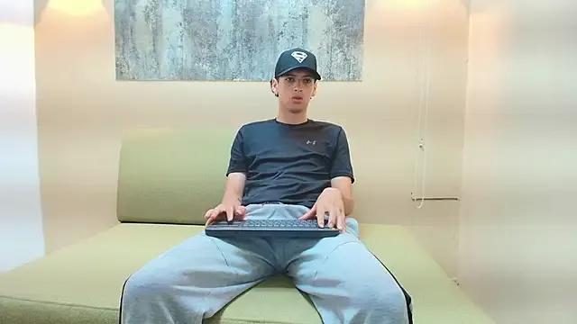 ISRAEL_GRAY — Strong spanking on thighs