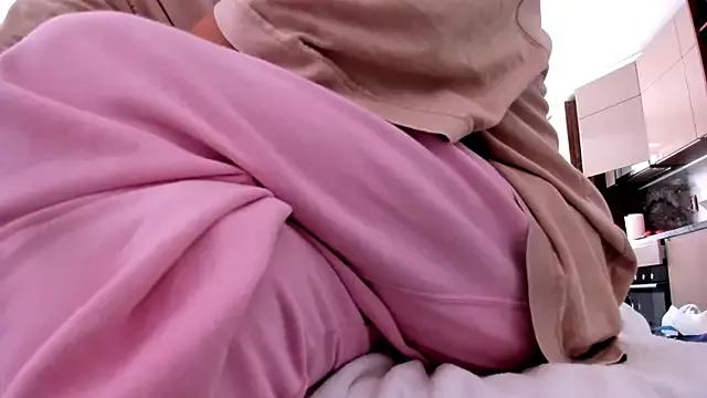 Freechat jeniffer100 on StripChat