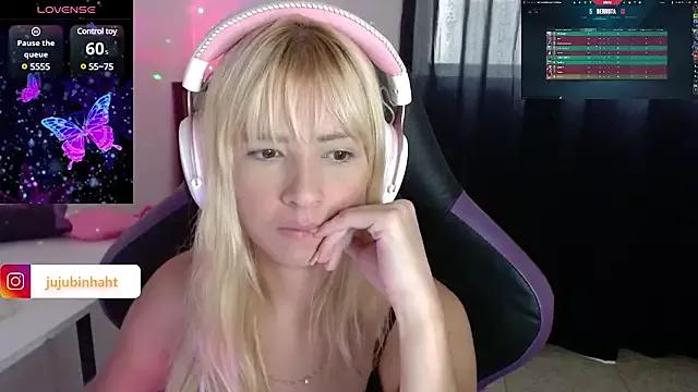 Freechat jujubinhahot on StripChat