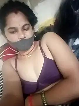JULEE-740 — Full nude in public