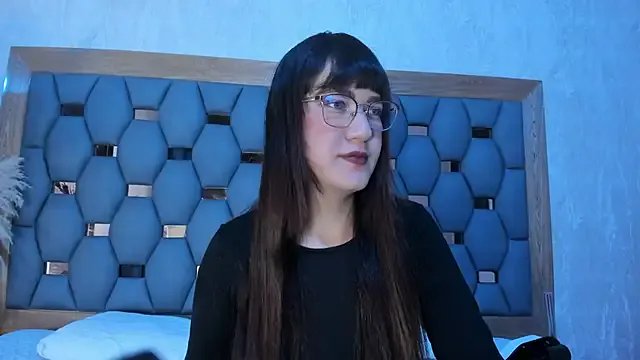 Private juliette_pretty_ on StripChat