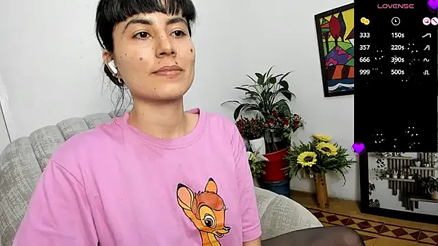 Freechat kanela3434 on StripChat