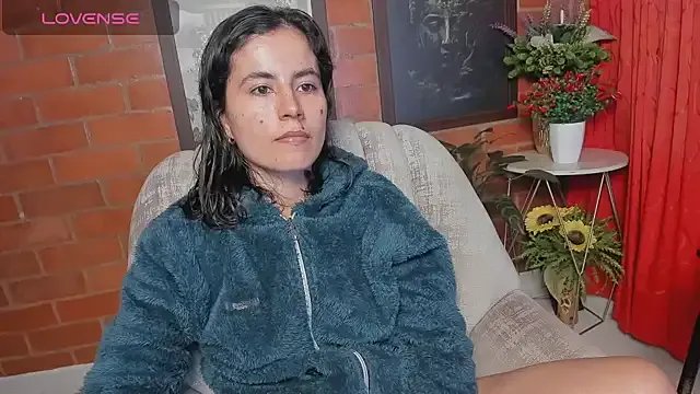 Freechat kanela3434 on StripChat