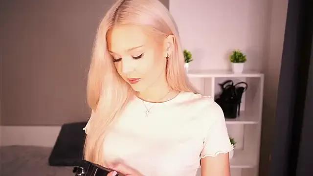 StripChat KaryTasch is Freechat KaryTasch — Lick my finger slowly