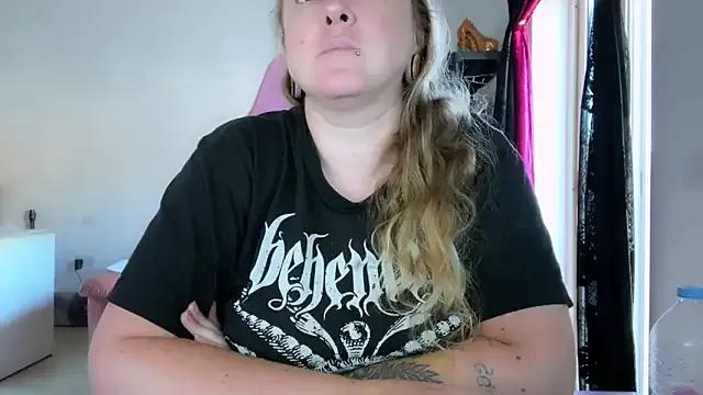kisicaxx on StripChat