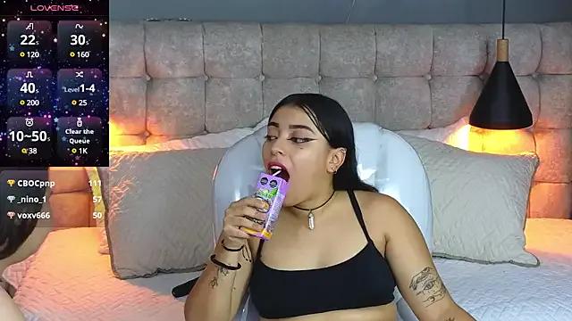 Freechat Laia_and_Aloby on StripChat