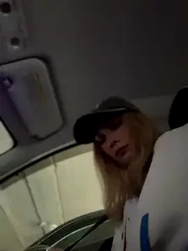 LavenderHot on StripChat