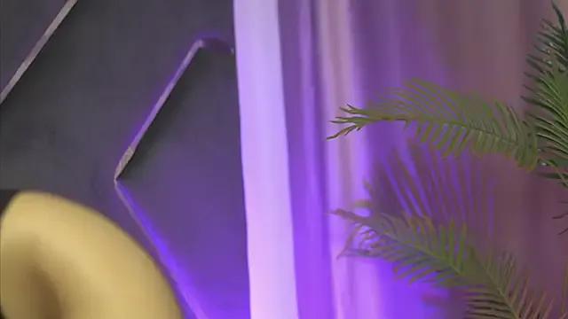 Freechat LilaRoses on StripChat