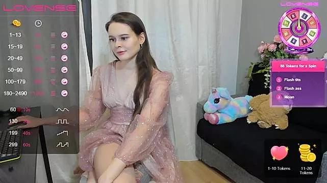 Freechat LittleSonya on StripChat