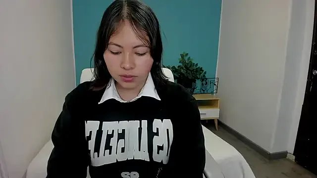 Freechat Louisa__clare on StripChat