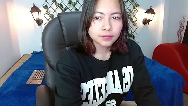 Freechat Louisa__clare on StripChat