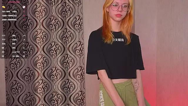LynneByron on StripChat 