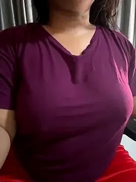 Freechat Maggi-is-back on StripChat