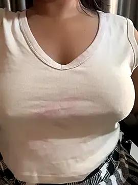 Freechat Maggi-is-back on StripChat