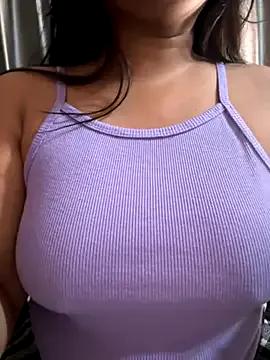 Freechat Maggi-is-back on StripChat