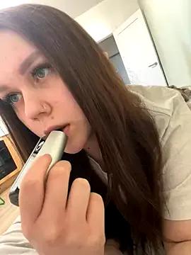 Marylallka5 — 4 fingers in pussy