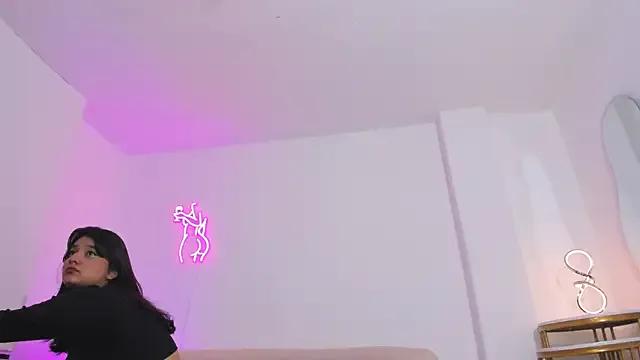 Freechat mia_everly on StripChat