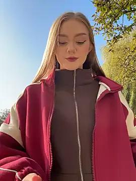 StripChat MilaMoone is Freechat MilaMoone — Make me wet!