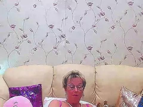 Freechat MilfyMommyXX on StripChat