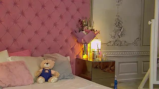 Freechat MisshaNight on StripChat