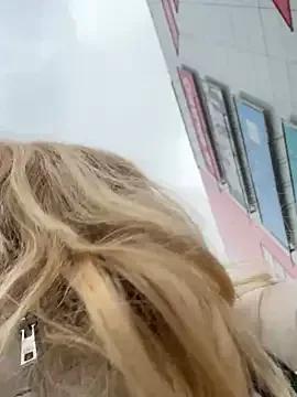 MollyStory on StripChat 