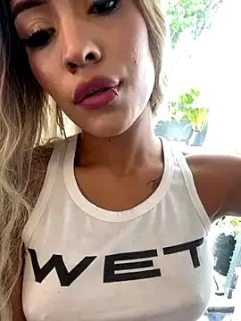 Freechat MystiqueXXX on StripChat