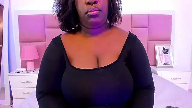 nanami_2 on StripChat 