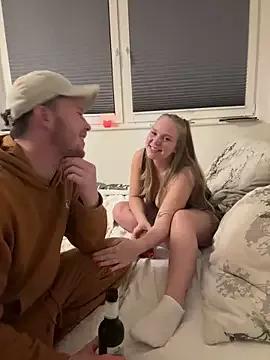 Freechat NickyGold_Official on StripChat