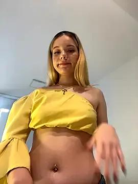 Freechat NicoleCut on StripChat