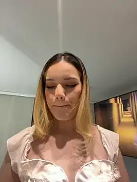 Freechat NicoleCut on StripChat