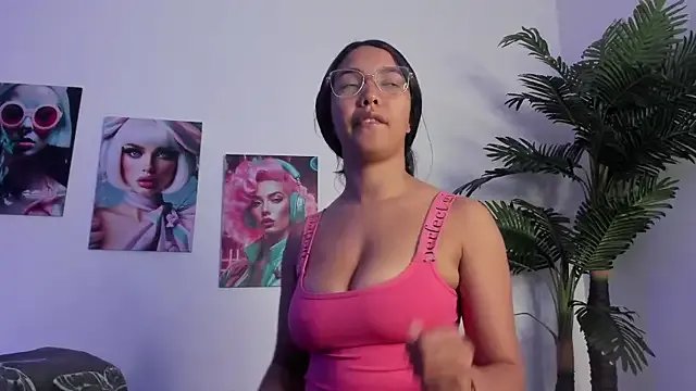 Freechat pocahotass_11 on StripChat