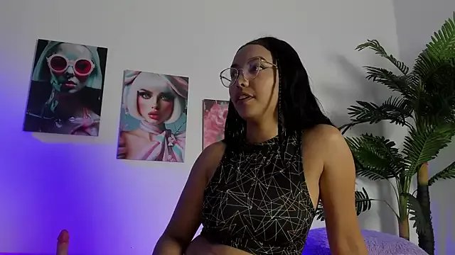 Freechat pocahotass_11 on StripChat