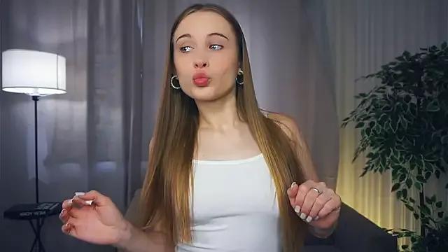 Freechat QuennaCoote on StripChat