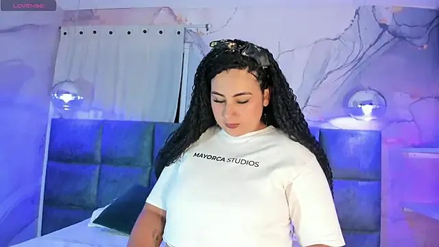 sabrinamilani on StripChat