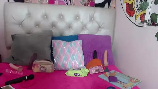 Freechat sarawiliamx on StripChat