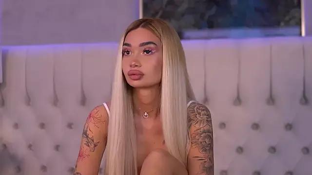SashaFerrera on StripChat 
