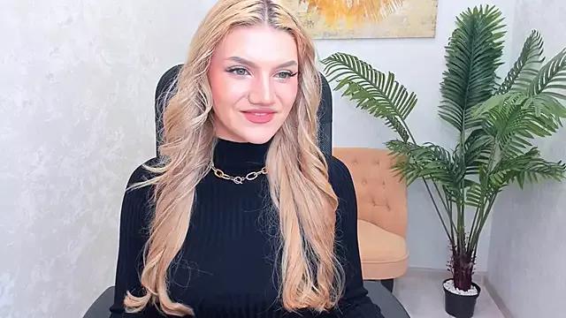 SelenaeMoore on StripChat 