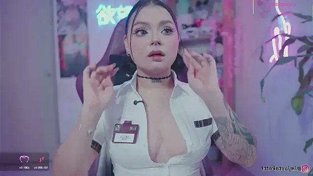 Freechat sensualkattt on StripChat