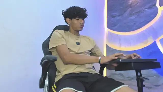 Freechat Sex_Boy_33_ on StripChat