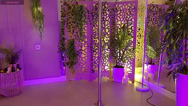 Freechat Smiley_Mia on StripChat