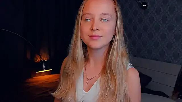 Freechat SoonMoor on StripChat